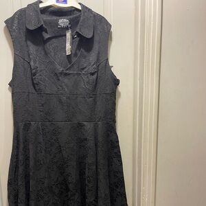 Hot Topic Black Floral rose Midi Dress